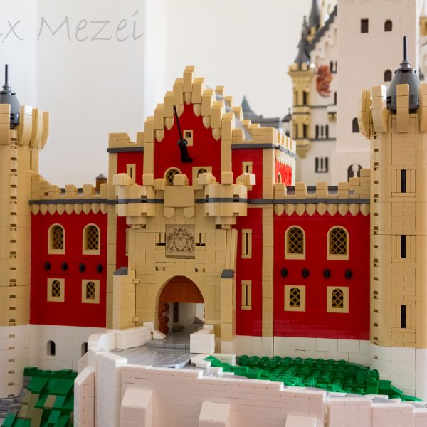 LEGO-Neuschwanstein-Castle-by-Felix-Mezei-The-Gate-1