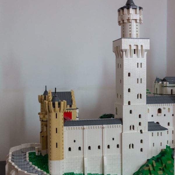 LEGO-Neuschwanstein-Castle-by-Felix-Mezei-The-Gate-8