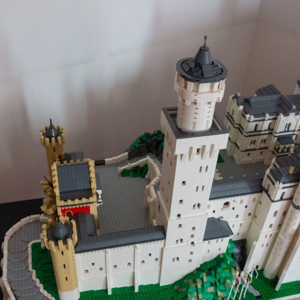 LEGO-Neuschwanstein-Castle-by-Felix-Mezei-The-Gate-9