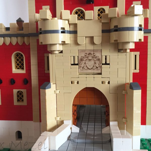 Neuschwanstein-Castle-by-Felix-Mezei-Statues-1