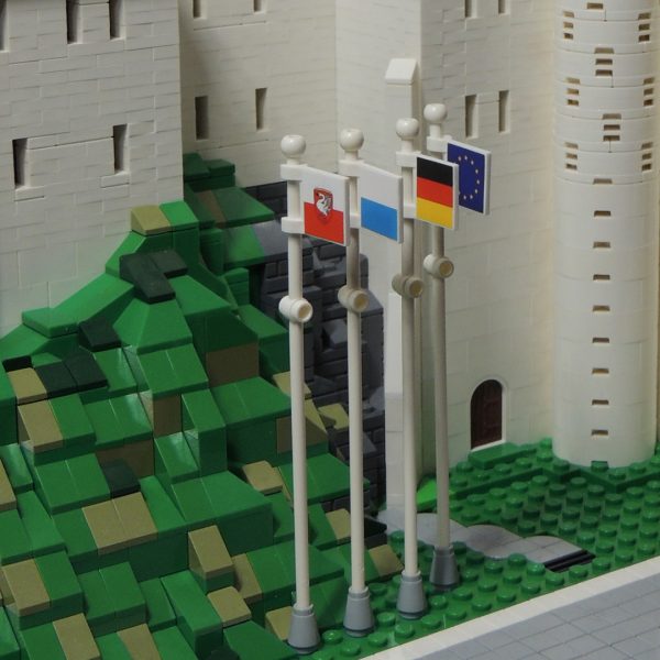 Neuschwanstein-Castle-by-Felix-Mezei-Statues-2